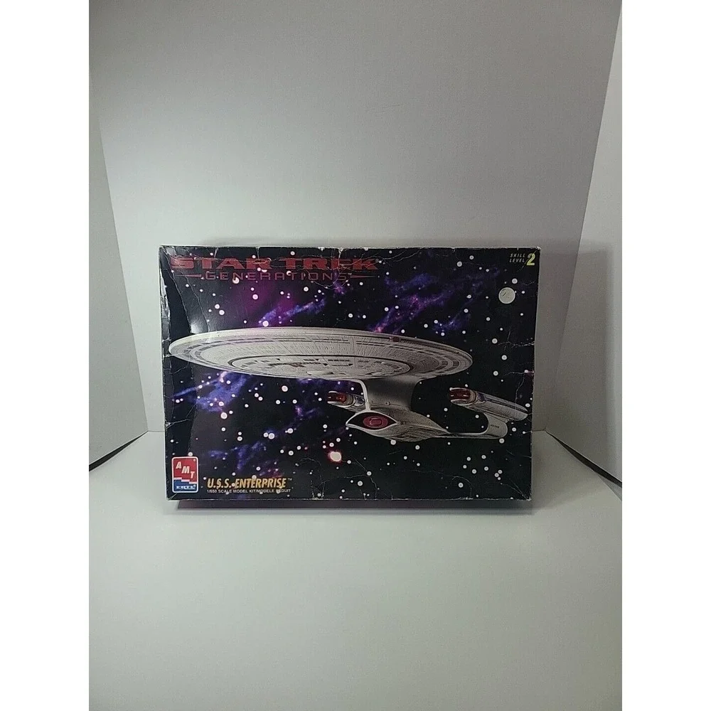 STAR TREK‎ U.S.S. ENTERPRISE. Model #8793 1995 AMT/ERTL Open Box.
